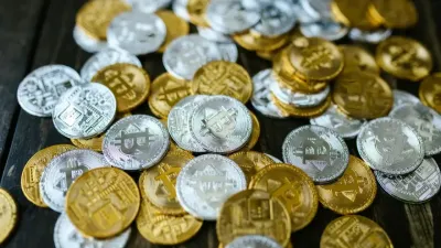 Altın Düştü: Gram Altın 6.629,77 TL'ye Geriledi, Dolar 45,71 TL