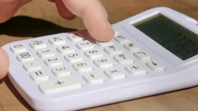 Uzman Hekim Maaşı 2026: Ocak Zammı Sonrası Net 149.577 TL