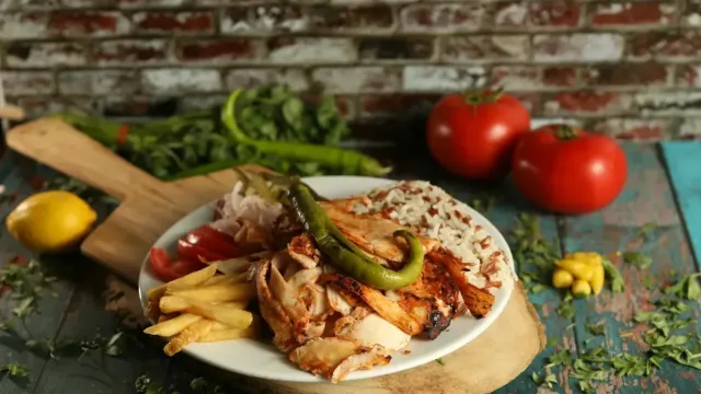 Türk Usulü Sebzeli Quesadilla: Fırında Lezzet Şöleni