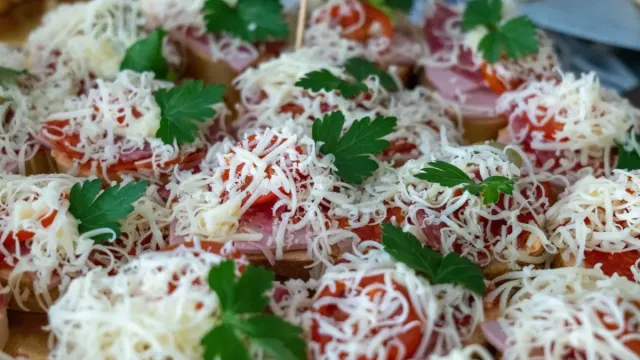 Pesto & Domatesli Bruschetta 2025-12-09