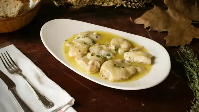 Fesleğenli ve Limonlu Levrek Buğulama