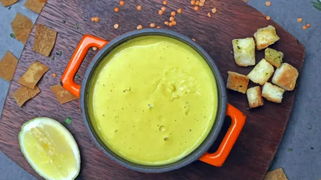 Mercimekli Erişte Çorbası