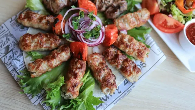 Mercimekli Köfte (Kırmızı Mercimekli Vegan Köfte) Tarifi