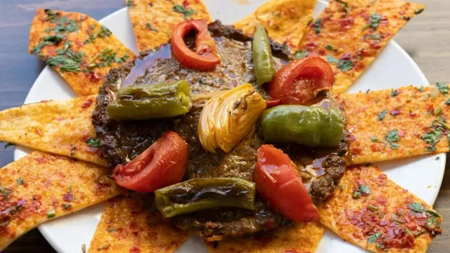 Fırında Sebzeli Kuzu Güveç