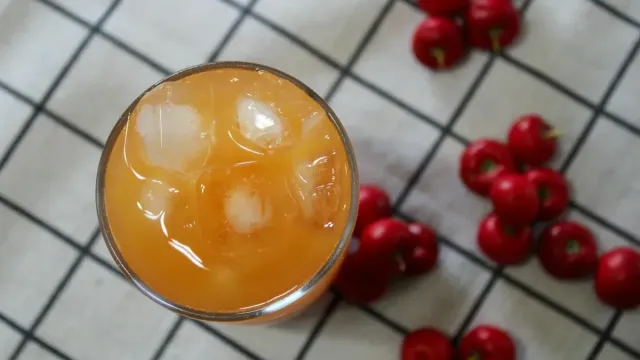 Kışın İçimizi Isıtan Geleneksel Kızılcık Şerbeti