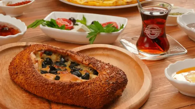 5 Dakikada Peynirli Maydanozlu Omlet