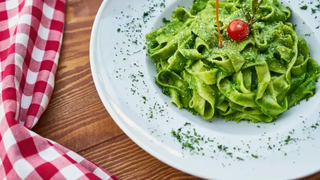 Fırında Domates Soslu Makarna Graten