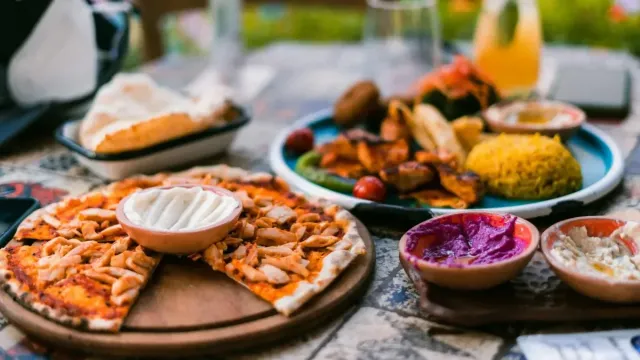 Fırında Kırmızı Biber Dolması - Zeytinyağlı Özel Lezzet