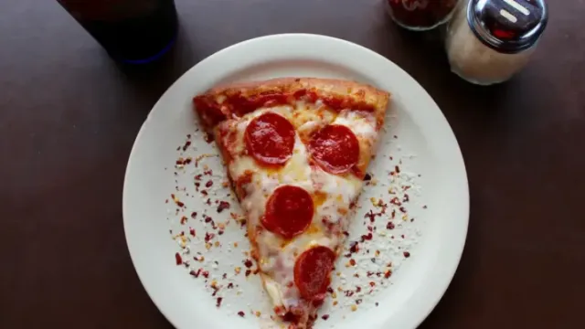 Anadolu Usulü Zeytinli Pizza