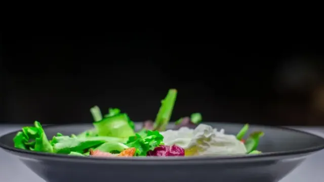 Çiroz Salatası: Limonlu ve Dereotlu Ege Lezzeti