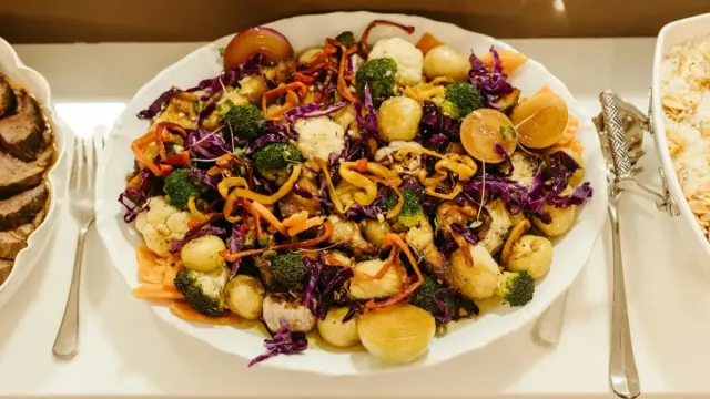 Fırında Közlenmiş Patlıcanlı Antep Usulü Nar Ekşili Salata