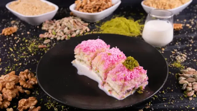 Frambuazlı Badem Tabanlı Cheesecake