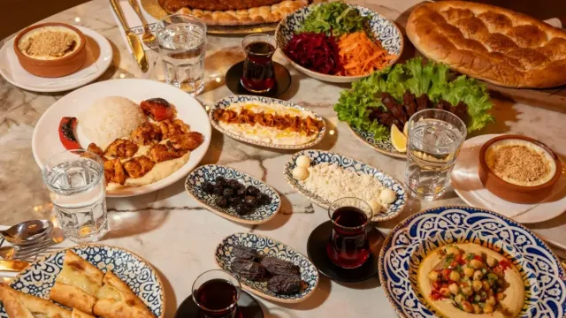 Fıstık Dolgulu Nar Şerbetli Baklava
