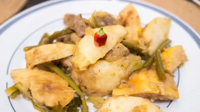 Zeytinyağlı Enginar Dolması ve Nohutlu Pilav