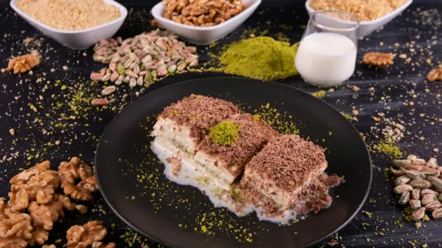 Sütlü Nuriye Baklavası: Hafif Şerbetli, Efsane Lezzet