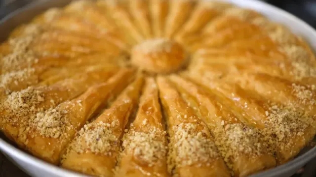 Tepsi Böreği (Çıtır Katmanlı)
