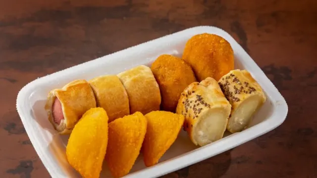 Kıymalı Kaşarlı Samsa Böreği (Fırında Pratik Fast Food)