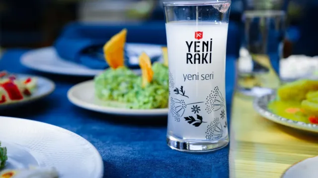 Taze Nane ve Limonlu Ayran Çorbası