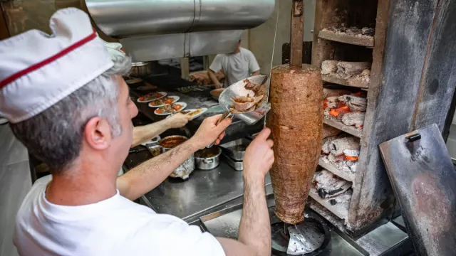 Fırında Baharatlı Tavuk Döner