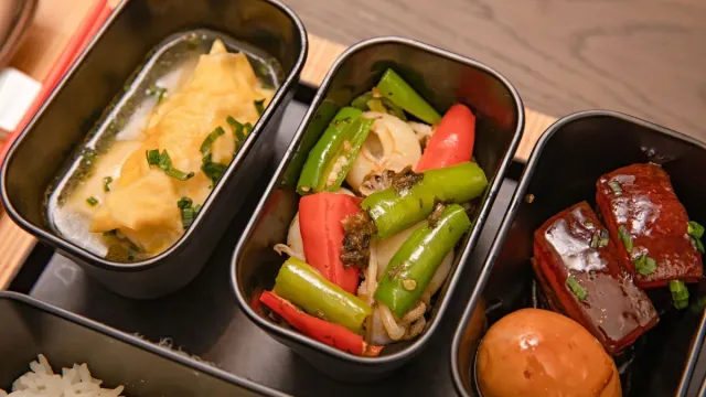 Zeytinyağlı Kereviz Kökü ve Havuçlu Nefis Meze
