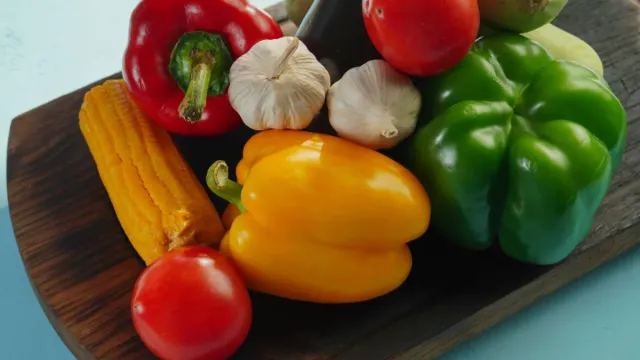 Fırında Fesleğenli Biber Dolması