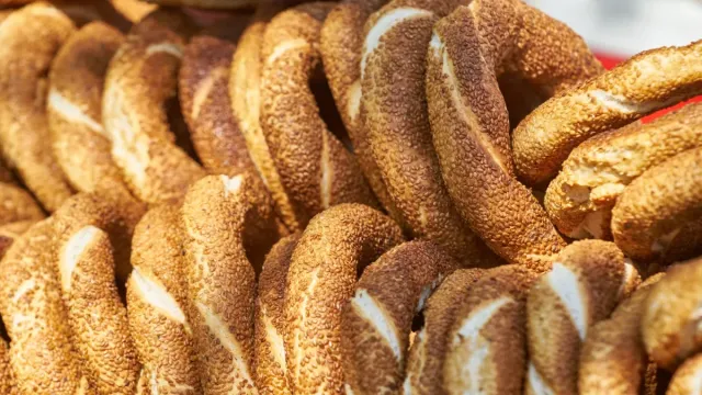 İzmir Usulü Kabaklı ve Peynirli Çıtır Börek