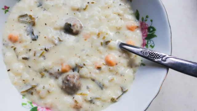 Şehriyeli Tavuk Suyu Çorbası