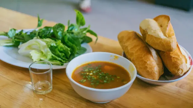 Şehriyeli Tavuk Çorbası (Geleneksel Lezzet)