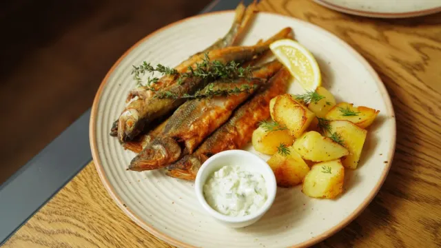 Fırınlanmış Somon ve Patates (Limonlu)