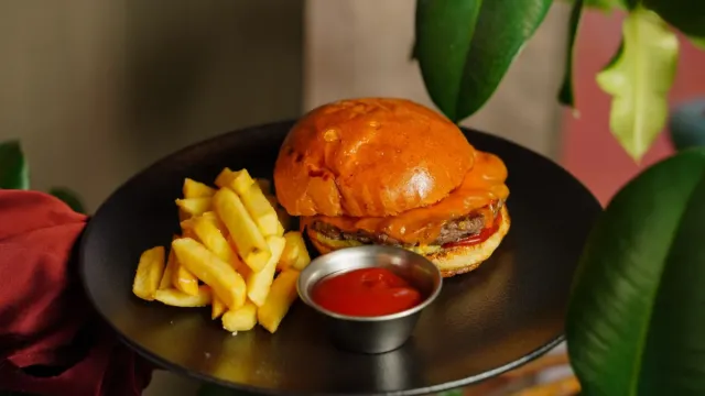 Karamelize Soğanlı Burger