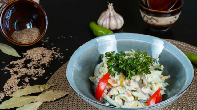 Glutensiz Nohut Salatası (Tok Tutan)