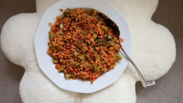 Mevsim Sebzeli Nohutlu Bulgur Salatası