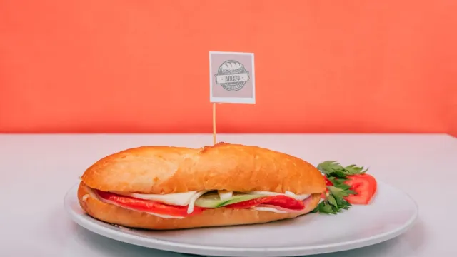 Türk Usulü Köfteli Sandviç