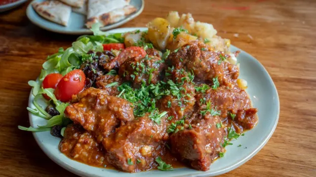 Fırında Patlıcanlı Kıymalı Güveç