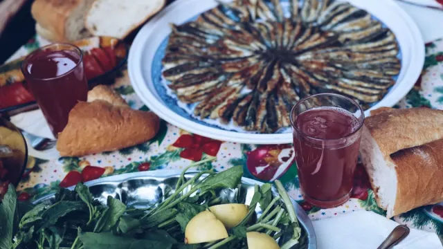 Narlı Antep Fıstıklı Çoban Salatası