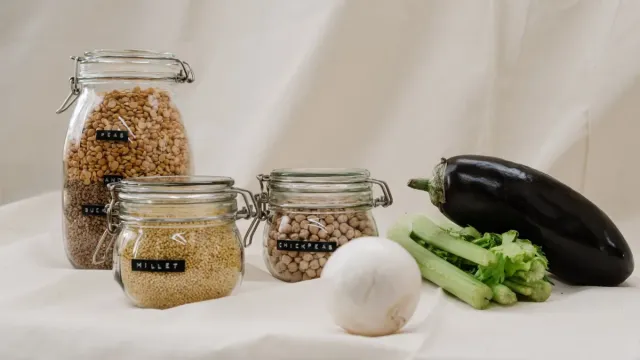 Fırında Patlıcanlı Cevizli Yoğurt Mezesi