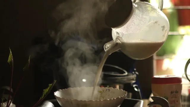 Anadolu'nun Serinletici Lezzeti: Sumaklı Ayran Çorbası