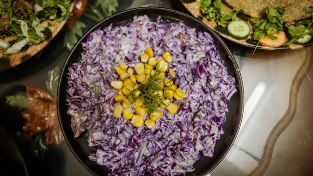 Nar Ekşili Kırmızı Lahana ve Havuç Salatası