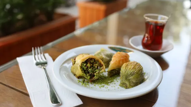 Kıymalı Peynirli Çıtır Börek