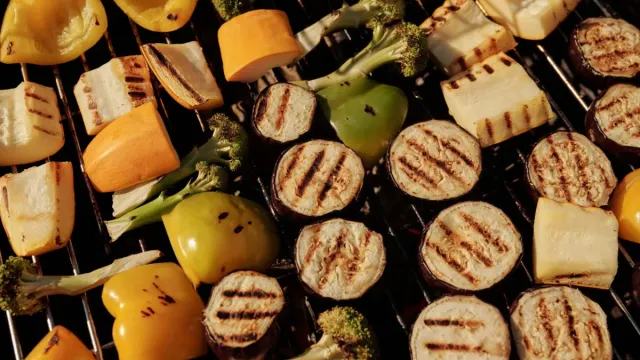 Zeytinyağlı İncirli ve Bademli Patlıcan Dolması