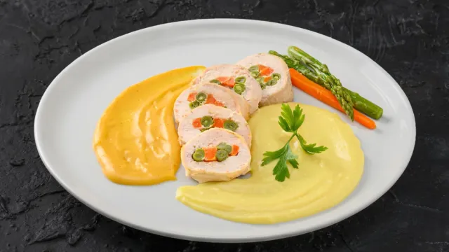 Kıymalı Kuru Patlıcan Dolması