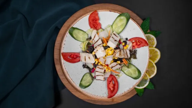 Antep Fıstıklı Nar Ekşili Çoban Salatası