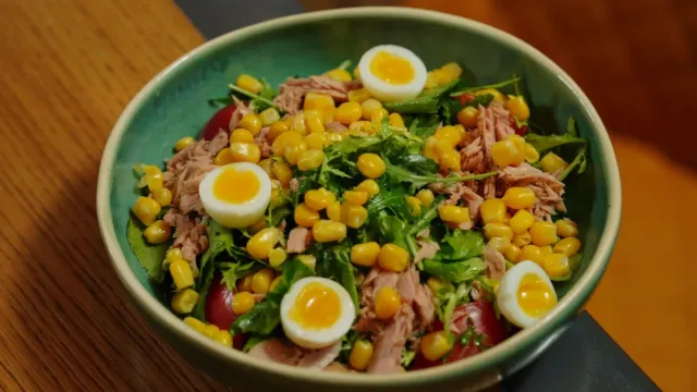 Kırmızı Pancarlı ve Nar Ekşili Anadolu Salatası