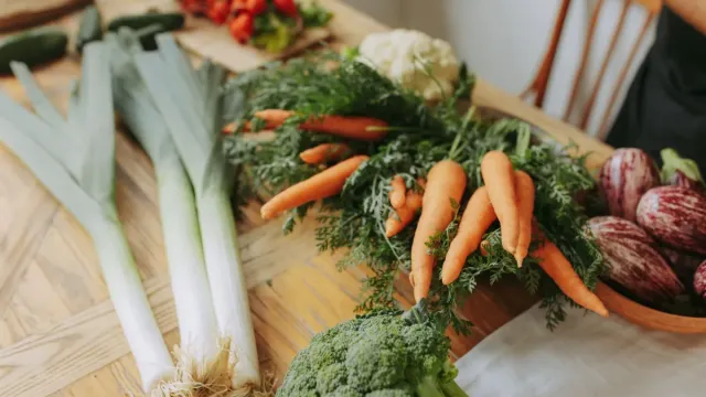 Zeytinyağlı Enginar Dolması ve Nohutlu İç Pilav