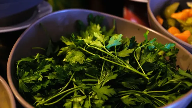 Antep Fıstıklı Nar Ekşili Bulgur Salatası