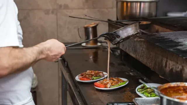 Zeytinyağlı Fırınlanmış Enginar ve Kereviz Köftesi