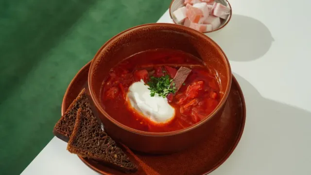 Kırmızı Mercimekli ve Fesleğenli Anadolu Çorbası
