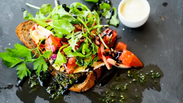 Kavunlu ve Narlı Antep Salatası