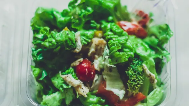 Antep Fıstıklı Nar Ekşili Patlıcan Salatası