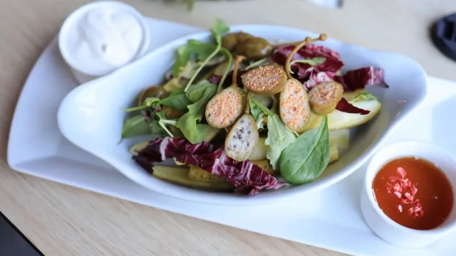 Ege Usulü Ahtapot Salatası Limonlu ve Dereotlu